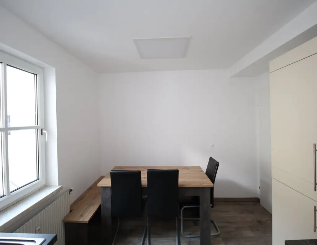 Gut vermietete, ruhige, sanierte 90 m² Anlegerwohnung in Freistädter Zentrumslage