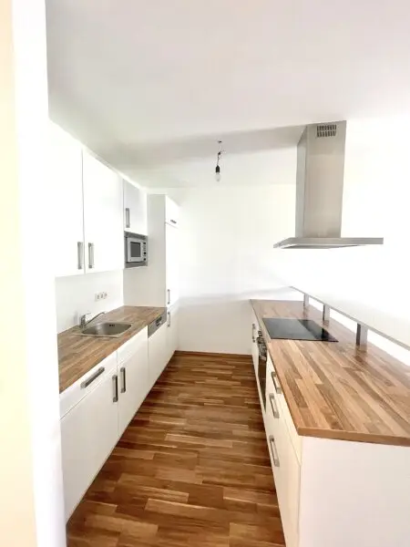 Charmante 2-Zimmer-Wohnung mit Terrasse und Garten, sowie zwei Aussenstellplätze