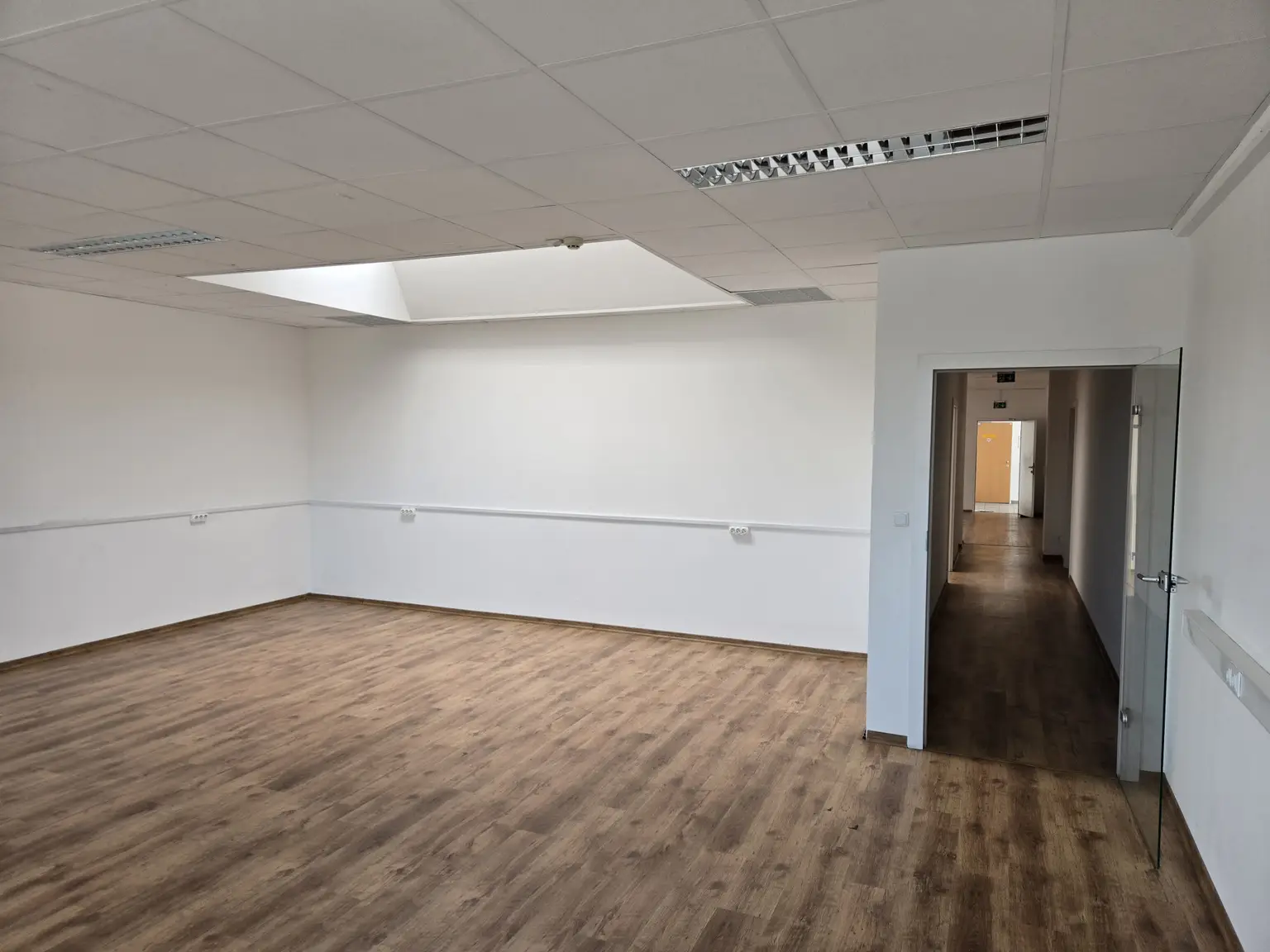 Weiteres Großraumbüro - Büro T.2.17