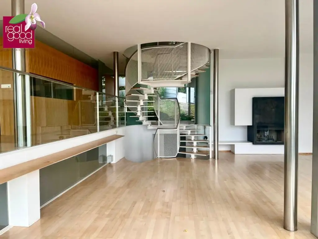 Wohngenuss mit Traumfernblick: Teilmöblierte Traumvilla mit Outdoorpool, Garten, Sauna, Jacuzzi Indoor, Tischtennistisch, etc.