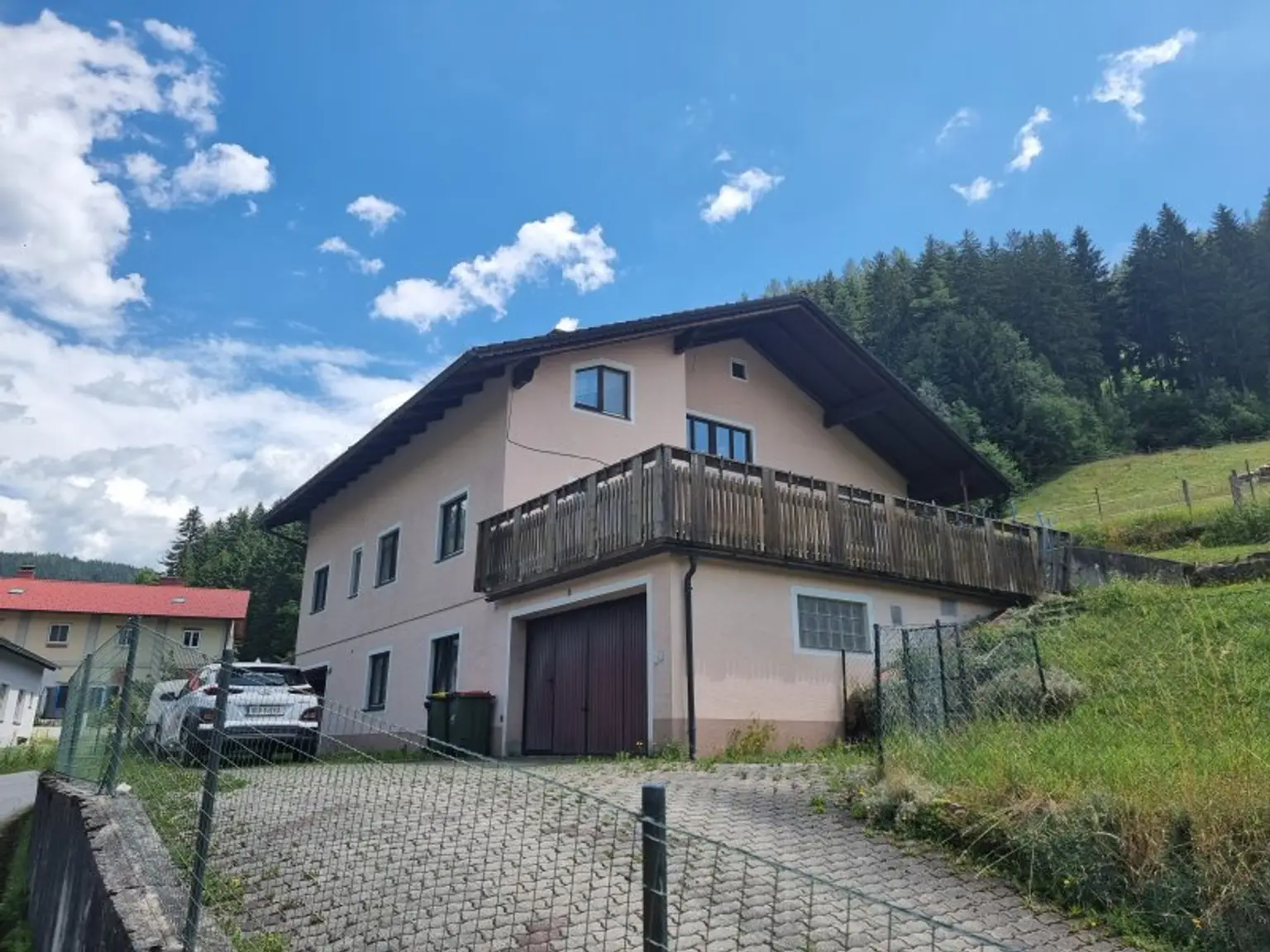 Großzügiges Landhaus sucht neuen Besitzer!