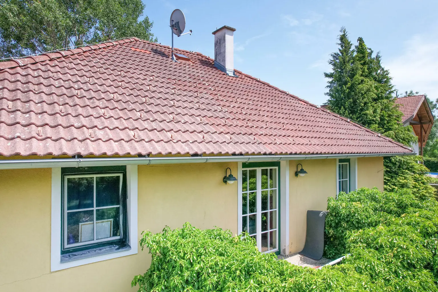 Exklusive Villa in bester Lage von Graz - privat, naturnah, perfekte Balance aus Komfort und Lebensqualität.