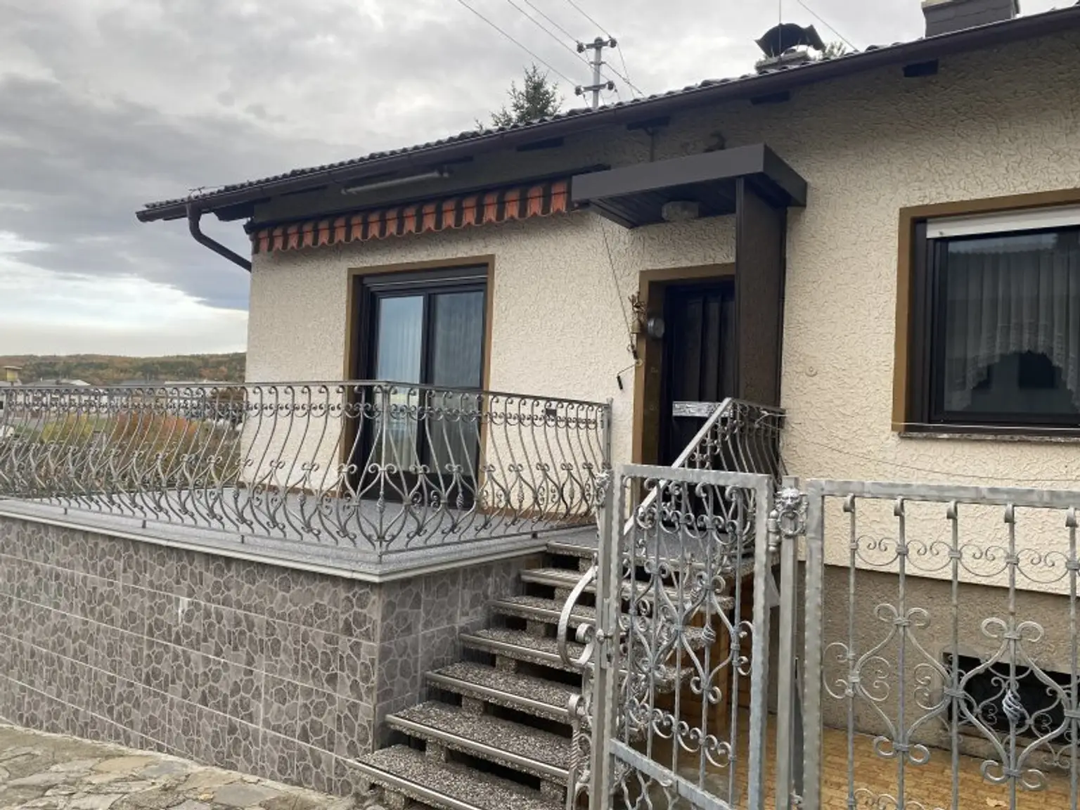 Gepflegtes Miethaus in ruhiger Aussichtslage