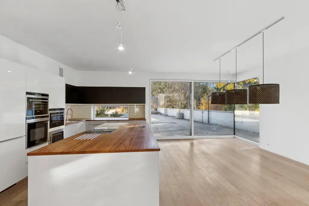 Exklusive Luxusvilla in absoluter Ruhelage mit Pool!