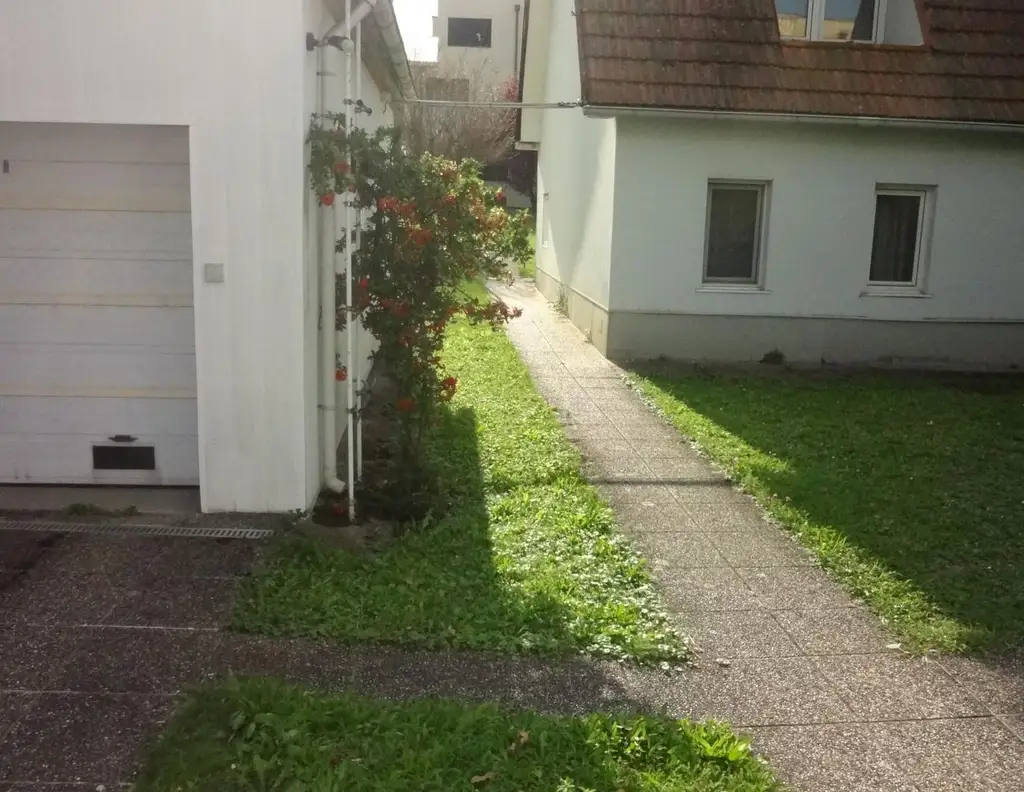 Grundstück mit Altbestand in attraktiver Wohngegend in Oberlaa !