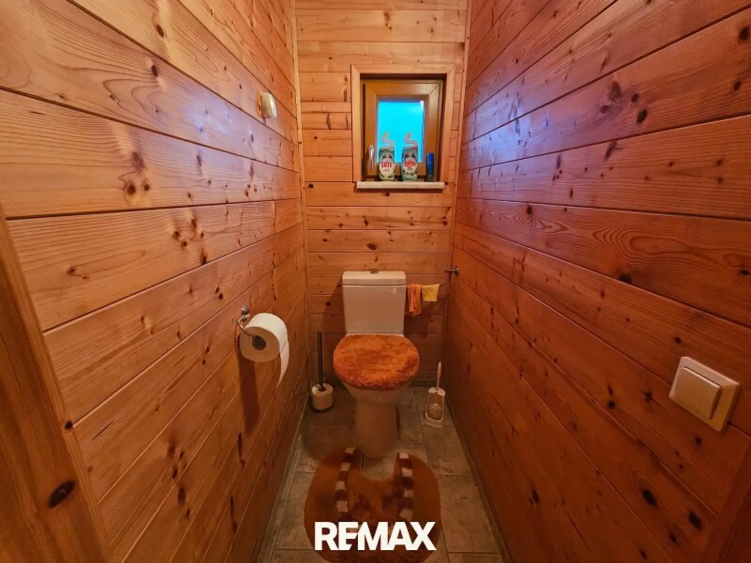 WC extra