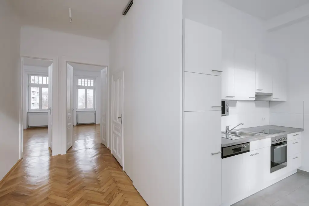 Sehr helle und gepflegte 2 Zimmer Altbauwohnung in sehr guter zenraler Lage von Döbling!