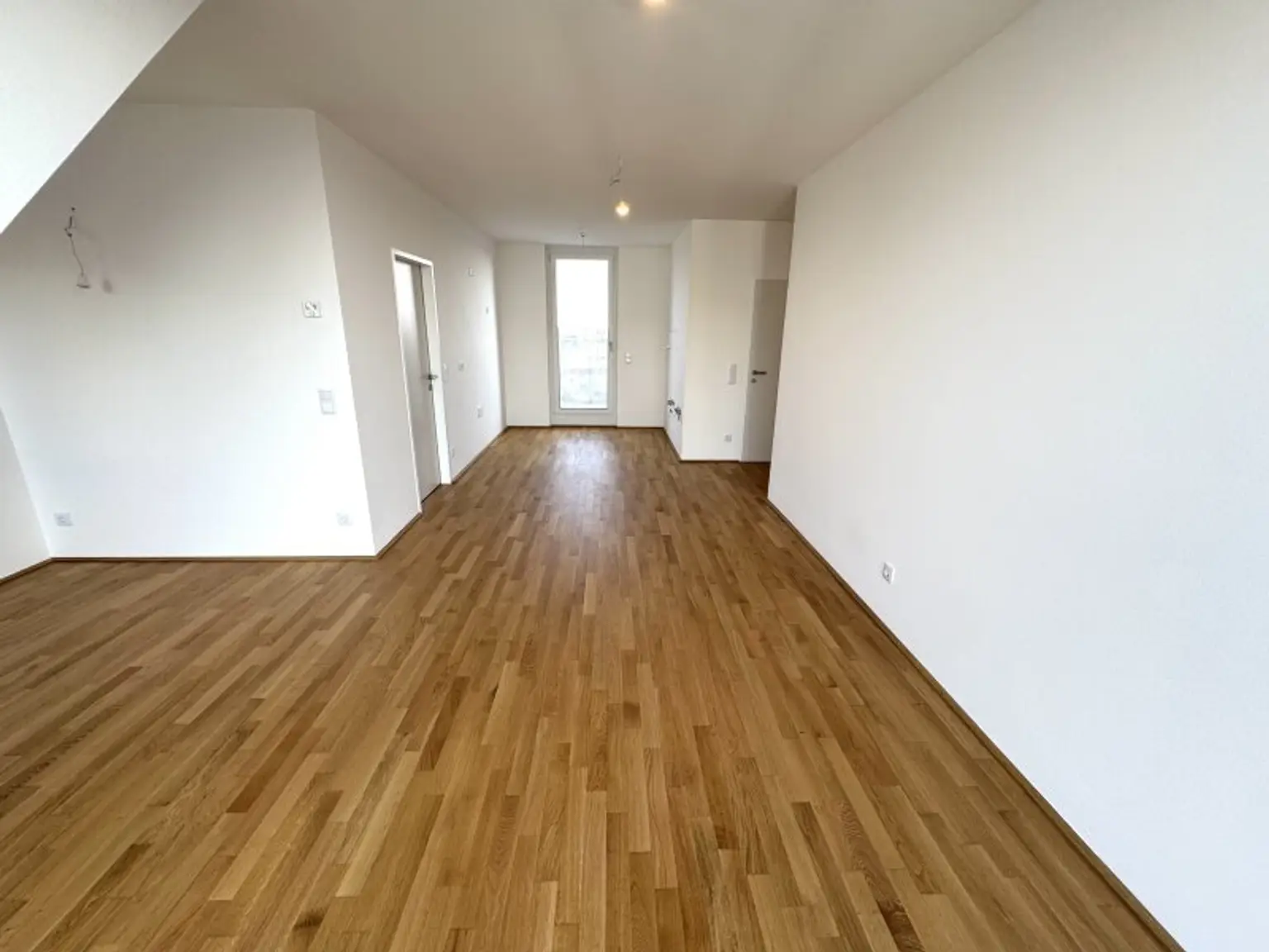 WOHNEN UND GENIESSEN IM SÜDWESTEN VON WIEN! PERFEKTE INFRASTRUKTUR – NÄHE SCHÖNBRUNN!
