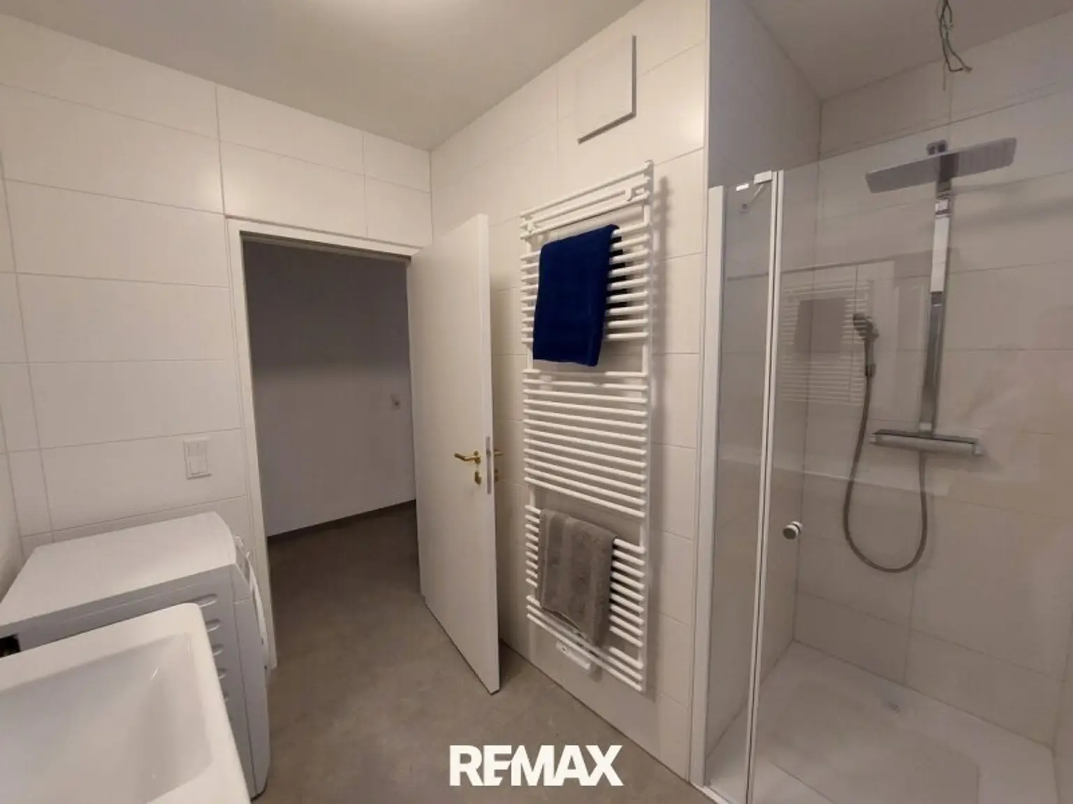 Badezimmer mit Dusche