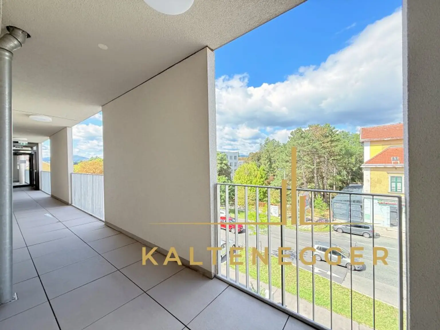 Perfekte Singlewohnung mit Terrasse im 3. Stock
