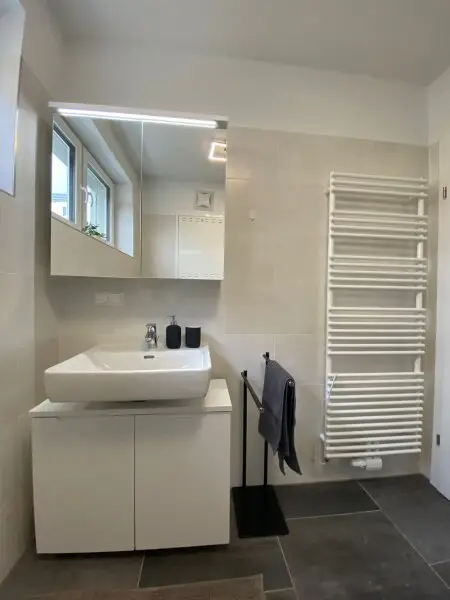 Traumwohnung in 1110 Wien: 45m², 2 Zimmer, Balkon, neuwertig, vermietet bis Oktober 2024
