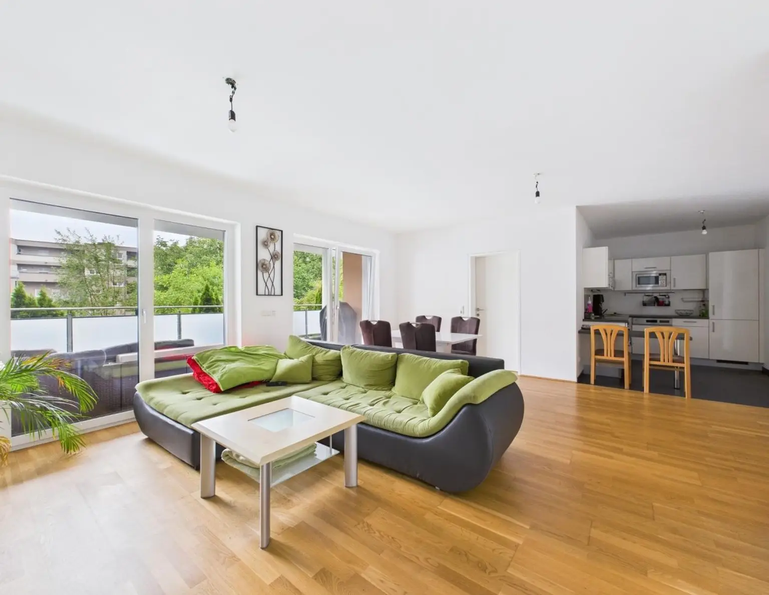 LINZ (FROSCHBERG): TOP-MIETWOHNUNG (4 Zimmer) ca. 98,57 m² WFL. - XL Terrasse/Loggia ca. 33,41m²