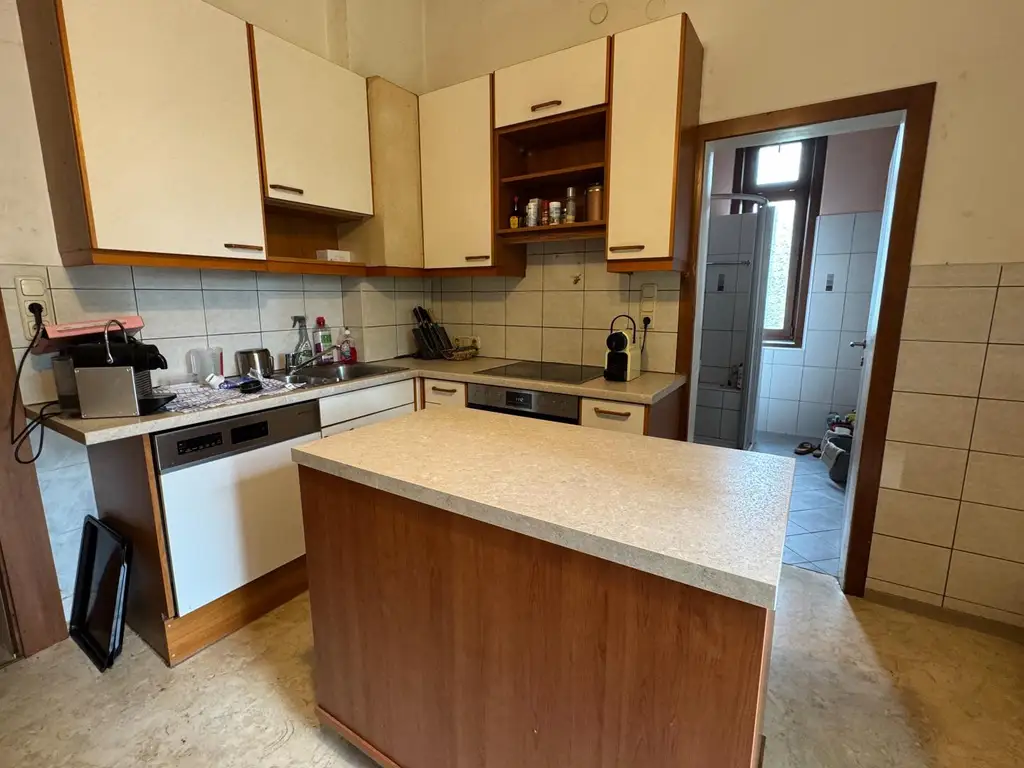 Charmante Villa - mit viel Potenzial und Geschichte auf großem Grund