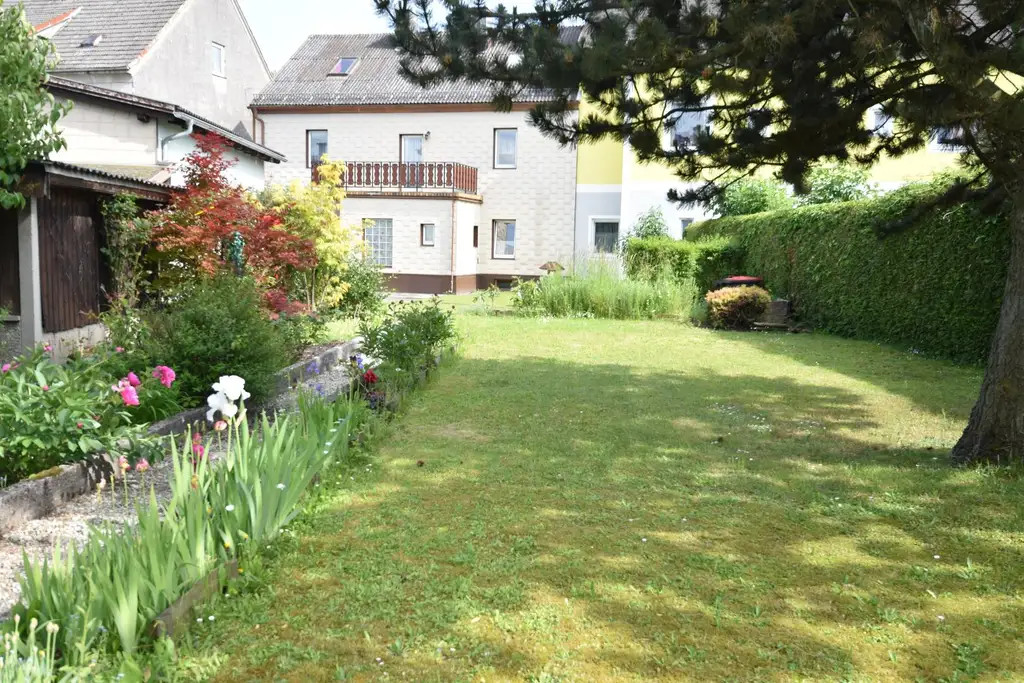 Einfamilienhaus in  ruhiger Lage mit schönem Garten