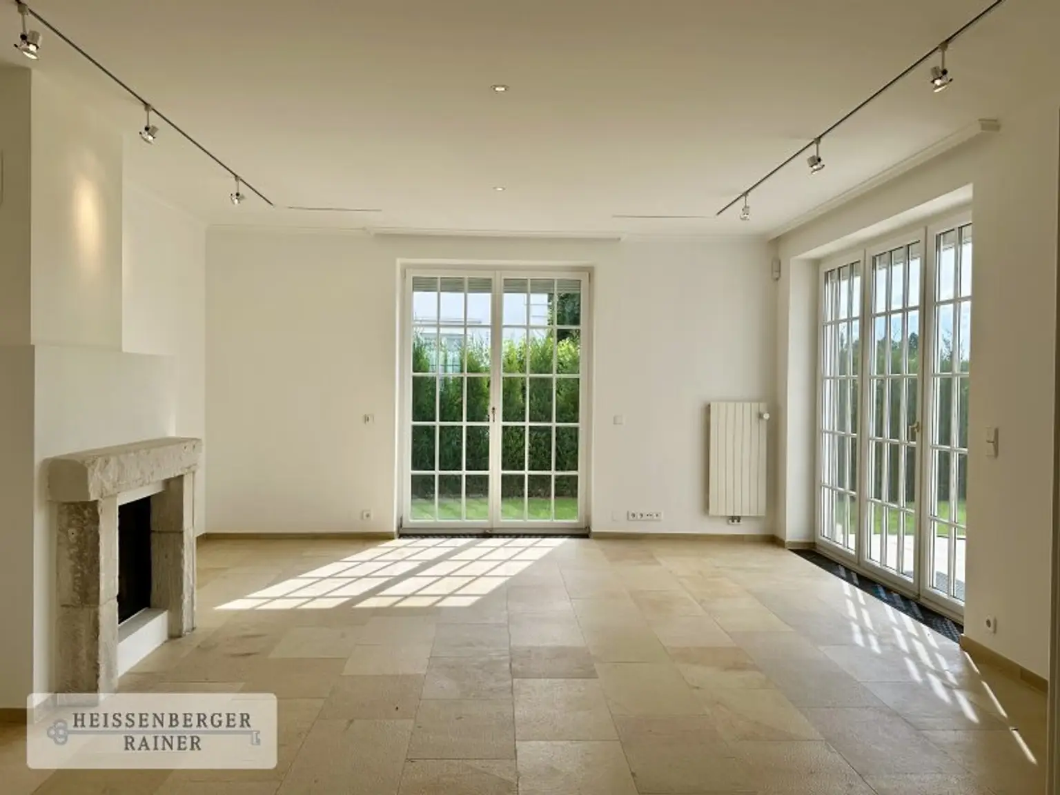 WOHNEN AM SEE /// REPRÄSENTATIV UND GROSSZÜGIG /// ELEGANTE SEEVILLA MIT ZWEI SEPARATEN EINHEITEN