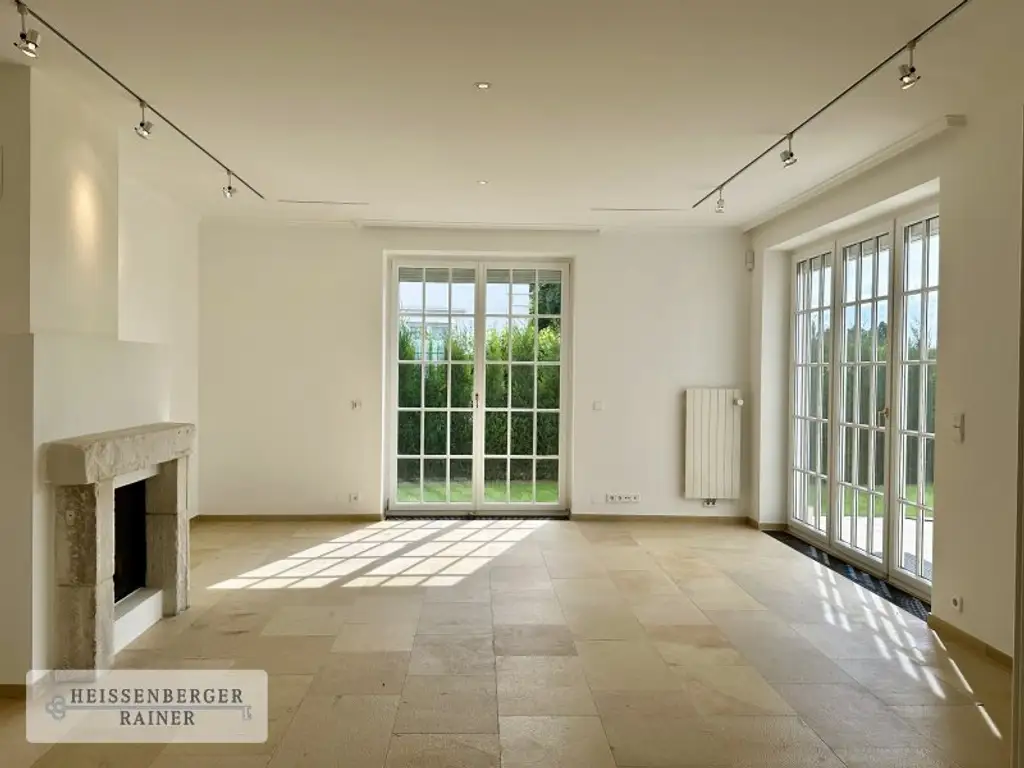 WOHNEN AM SEE /// REPRÄSENTATIV UND GROSSZÜGIG /// ELEGANTE SEEVILLA MIT ZWEI SEPARATEN EINHEITEN