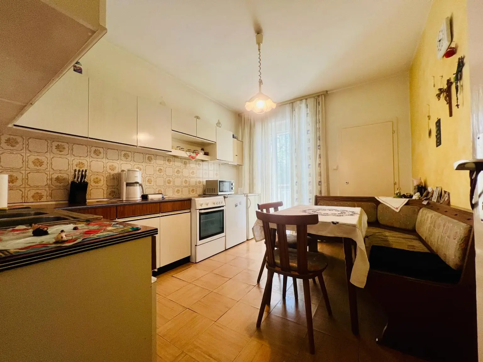 Charmante 3 Zimmer EG Wohnung mit 2 Loggien und Garage