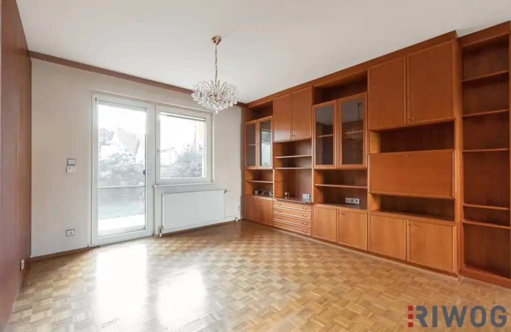 EIN- ODER ZWEIFAMILIENHAUS, gute Substanz, Modernisierungsbedarf