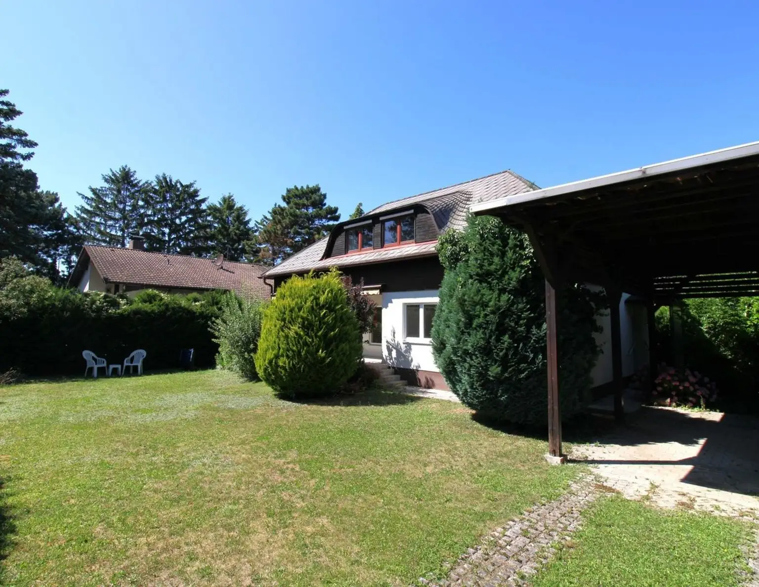 Wohlfühloase für Naturliebhaber: Großzügiges Einfamilienhaus in unmittelbarer Nähe zum Neufelder See