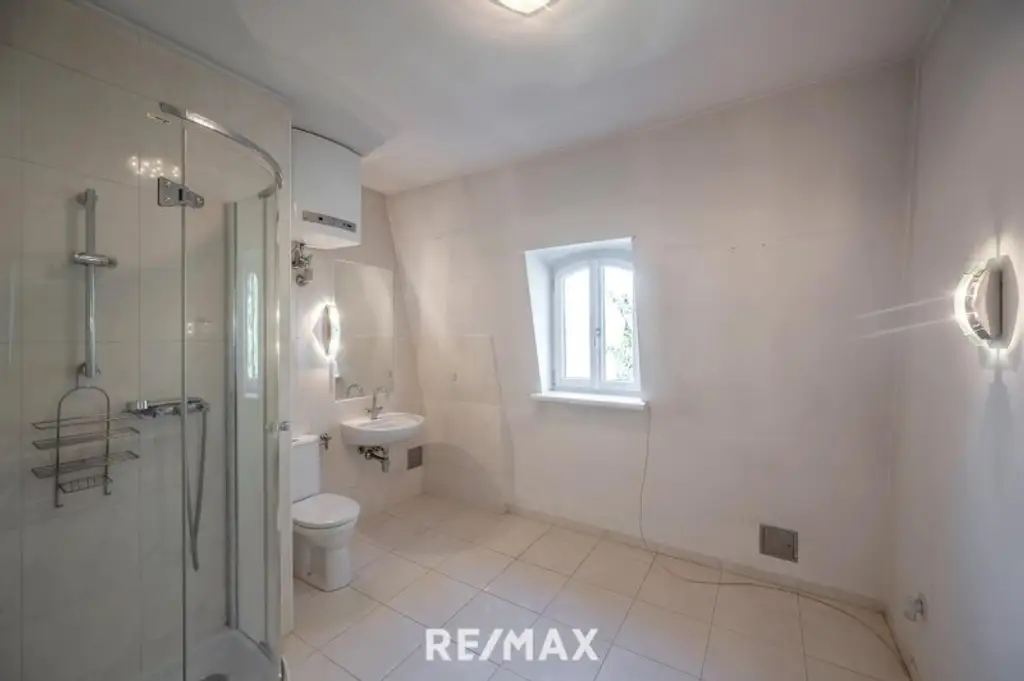 WOHNUNG IN ALTBAU-VILLA | EIGENGARTEN | SANIERUNGSBEDÜRFTIGES JUWEL