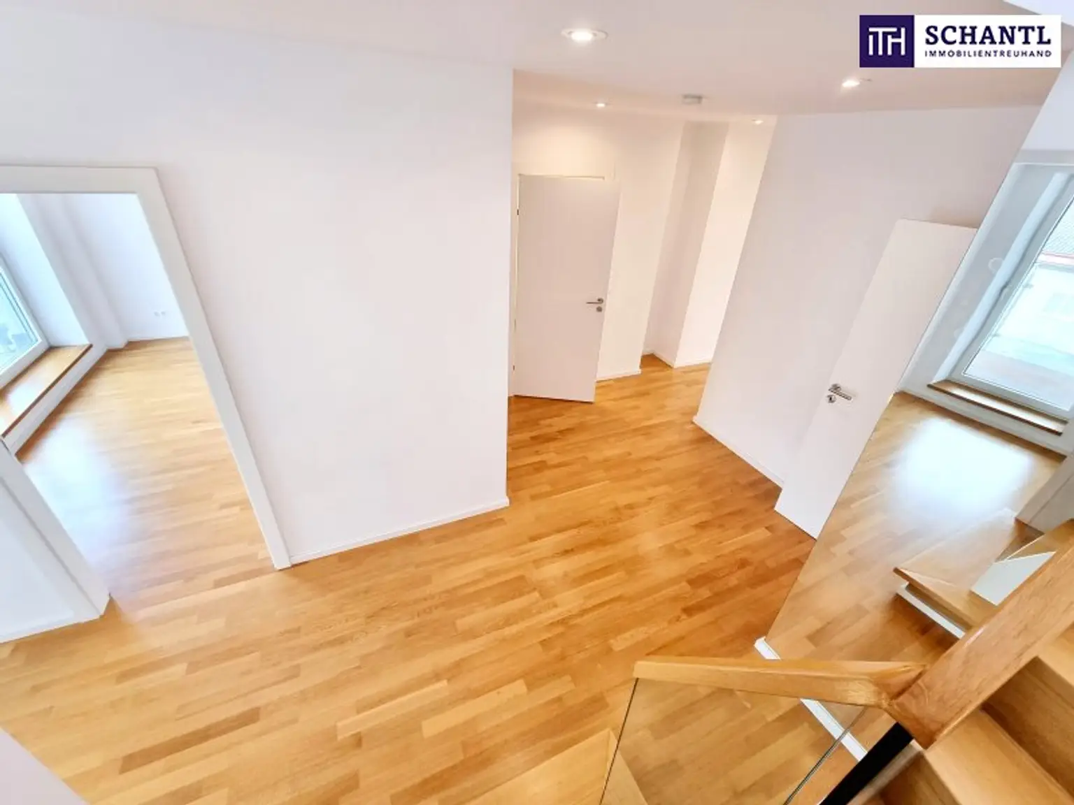 WOW! Lichtdurchflutete Traumwohnung mit hofseitiger Terrasse! Neues Lebensgefühl im Dachgeschoss mit perfekter Raumaufteilung + Kamin + Ideale öffentliche Anbindung! Jetzt zugreifen!