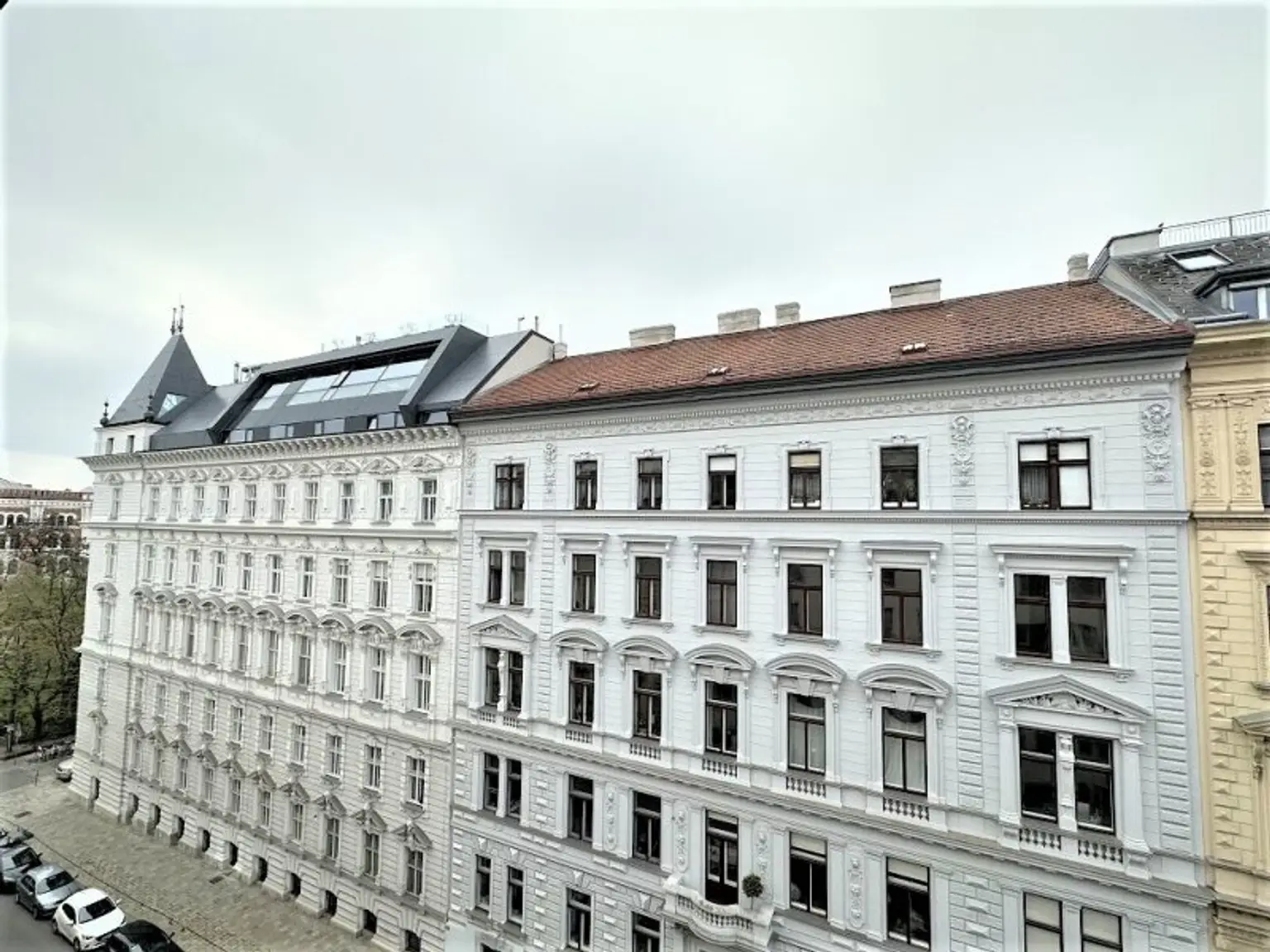HÖRLGASSE BEIM SCHLICKPLATZ, gepflegte 45 m2 Neubau, 2 Zimmer, Komplettküche, Duschbad, Parketten, 2. Liftstock