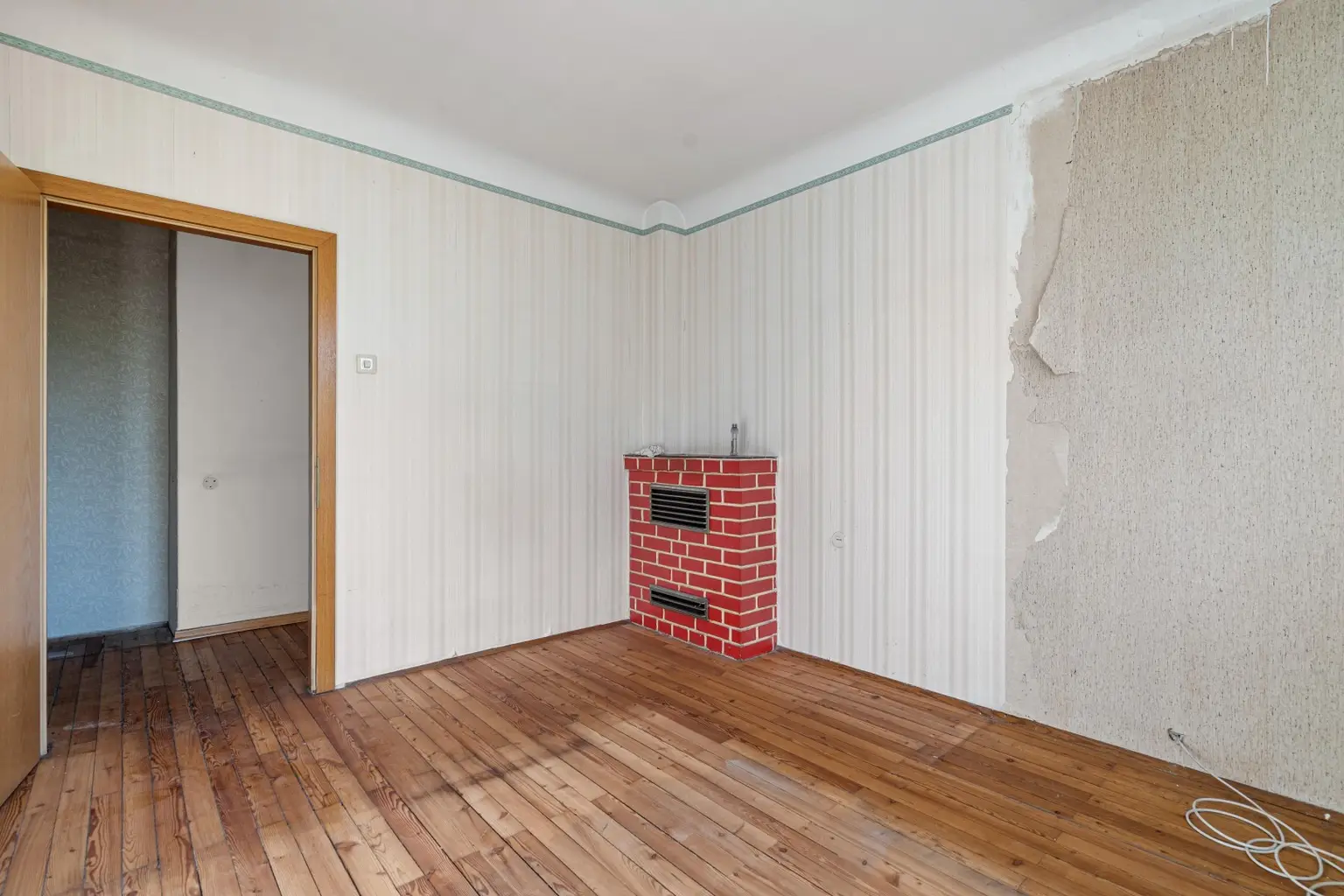 "Zentrale Floridsdorfer Lage – 3-Zimmer-Sanierungsobjekt mit Aufzug"