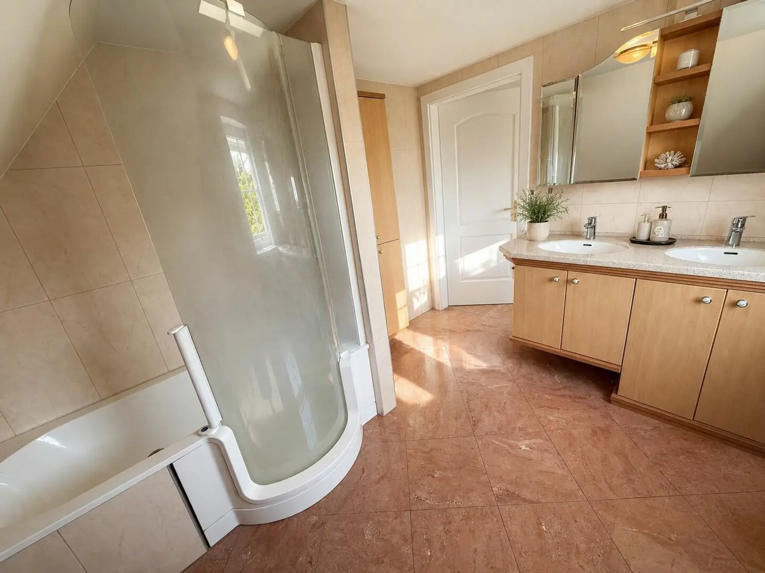 Bad und WC im OG