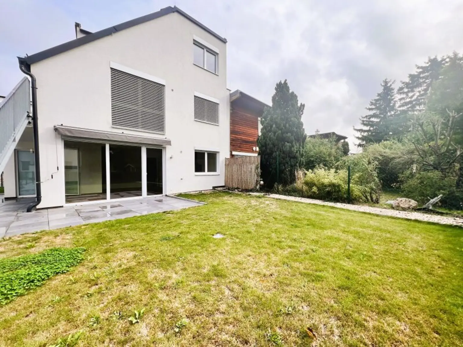 Sehr schöne Familienwohnung mit Terrasse und  großer Gartenfläche (T 1.3 /  EG)