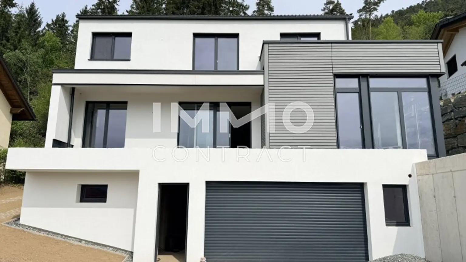 Modernes Griffner-Architektenhaus mit Burgblick
