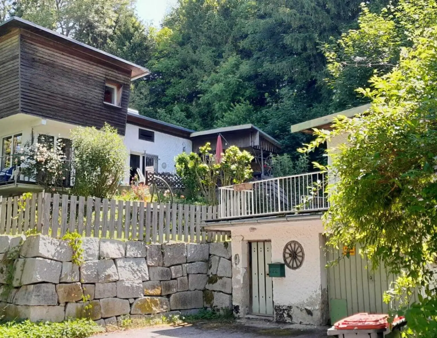 Naturnahes Wohnidyll in Alleinlage - charmantes Einfamilienhaus mit großem Grundstück direkt an der Trattnach!