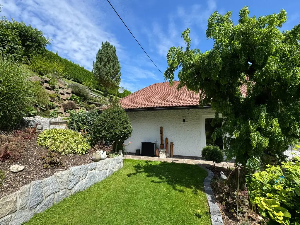 Haus mit HERZ, toller Garten, große Terrasse, herrlicher Ausblick!