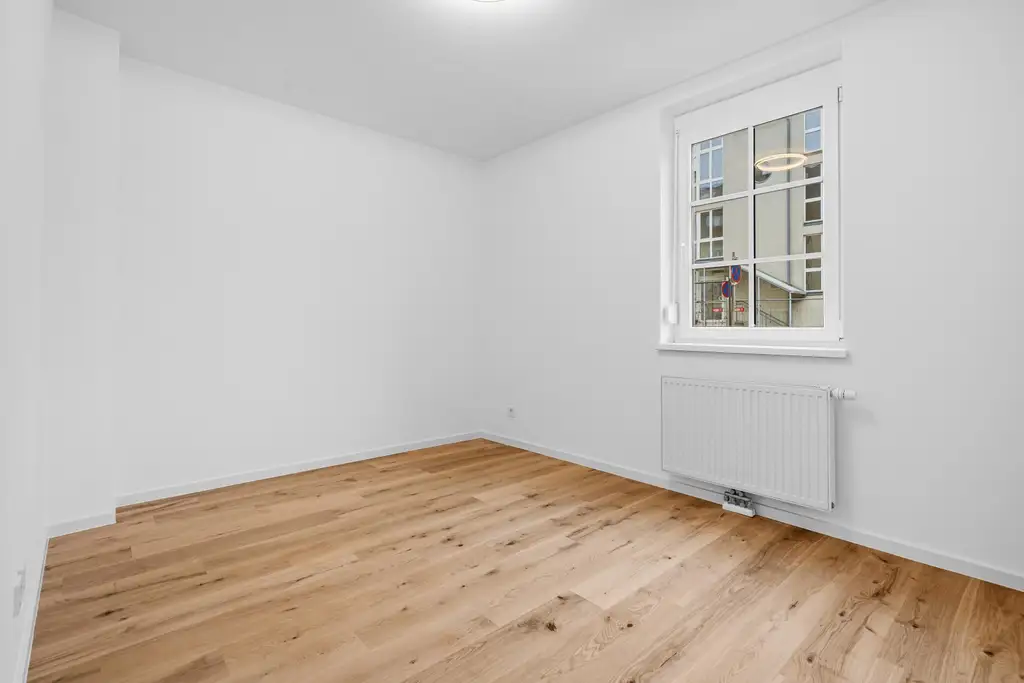 "Helle, Top-renovierte Eigentumswohnung mit Balkon & Garagenplatz – ruhig wohnen, zentral leben"