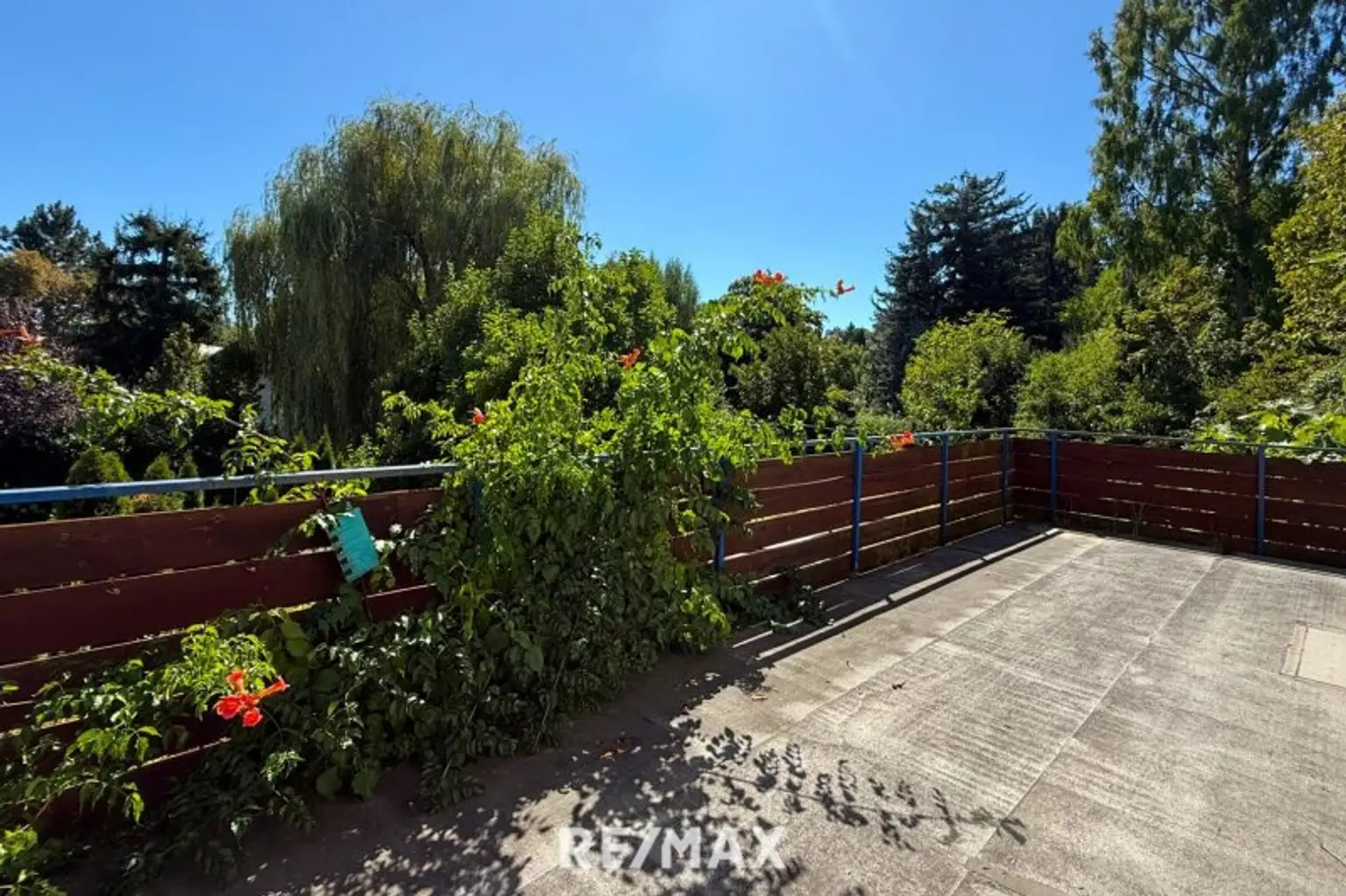 In MAUER uneinsichtiges und traumhaftes Gartenparadies