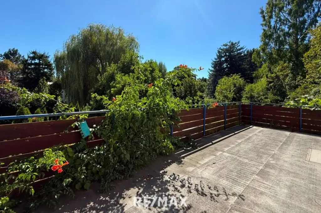 In MAUER uneinsichtiges und traumhaftes Gartenparadies