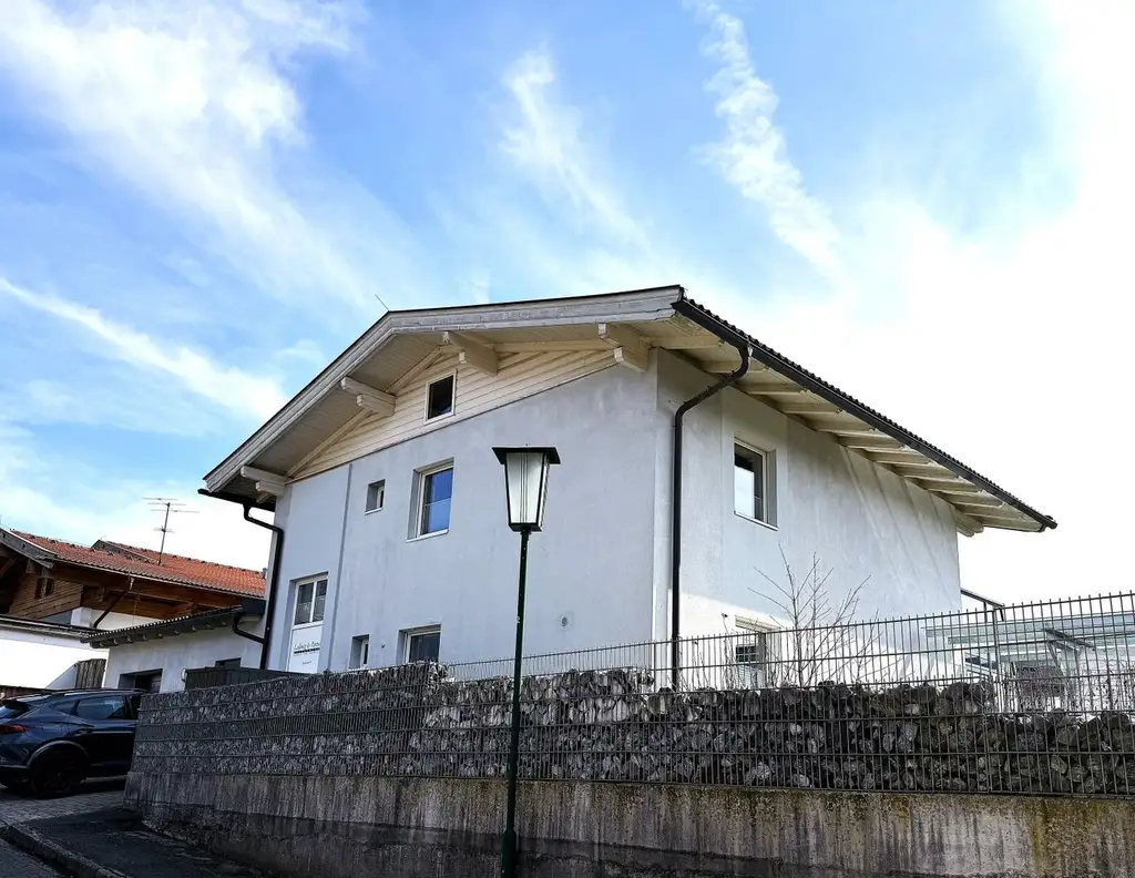 Modernes Einfamilienhaus mit zusätzlicher Einliegerwohnung