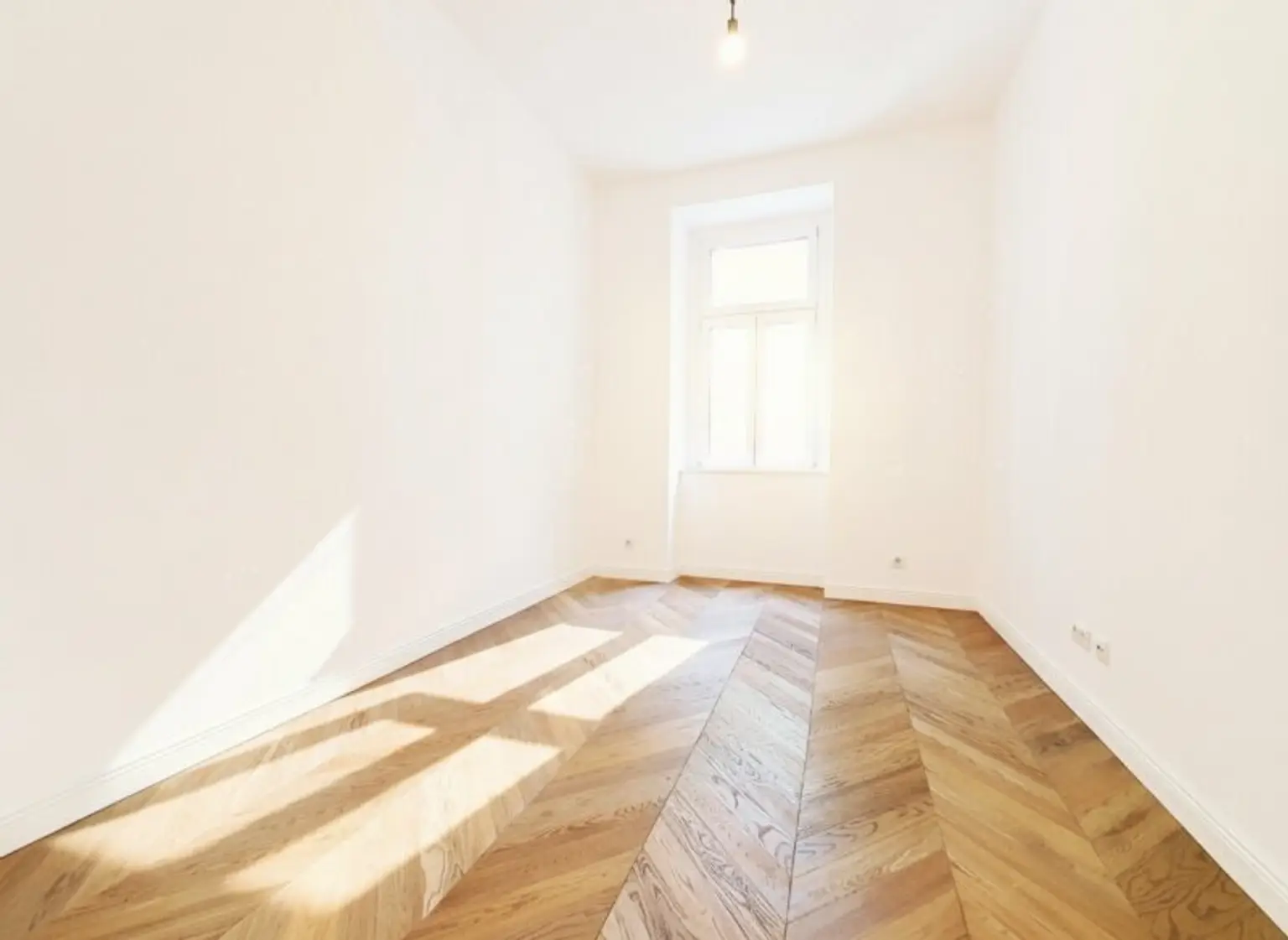 ++NEU++ Premium-Erstbezug 4-Zimmer-Stilaltbau plus 2 BALKONEN mit luxuriösem Finish! ++Absolut ruhig gelegen in Top Location NÄHE Urania! U-Bahn & CAT ++