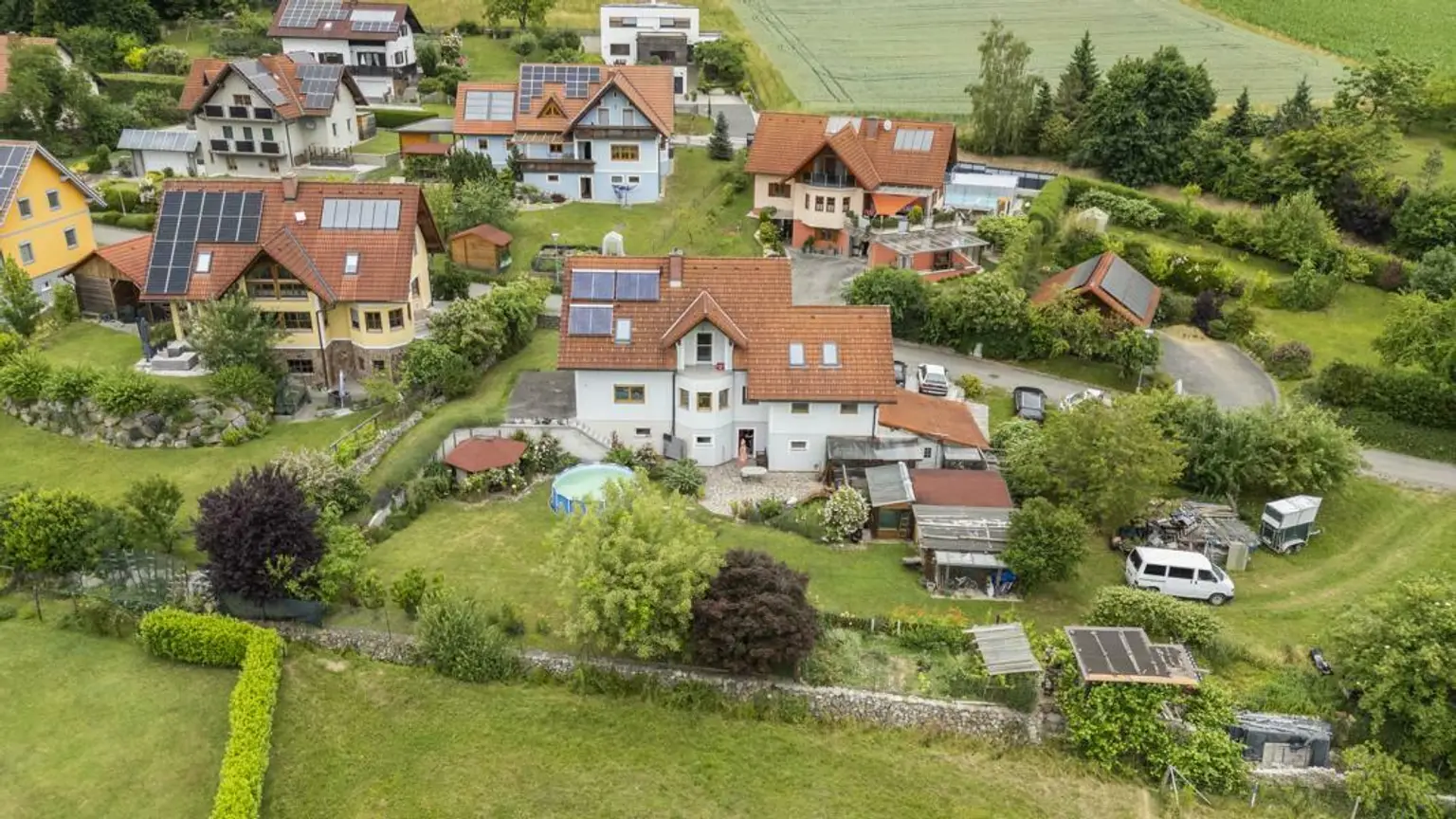 ** Traumhaftes Wohlfühlhaus in ländlicher Idylle trifft Stadtnähe  - nur 15km nach Graz **  Familienparadies mit erstklassiger Infrastruktur **