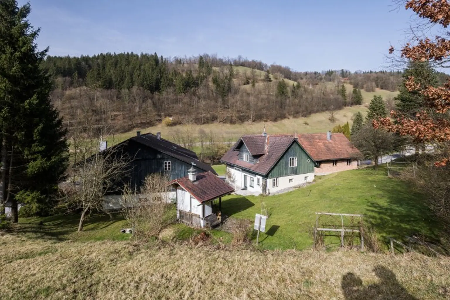 Gartengrundstück mit funktionstüchtigem Backofen