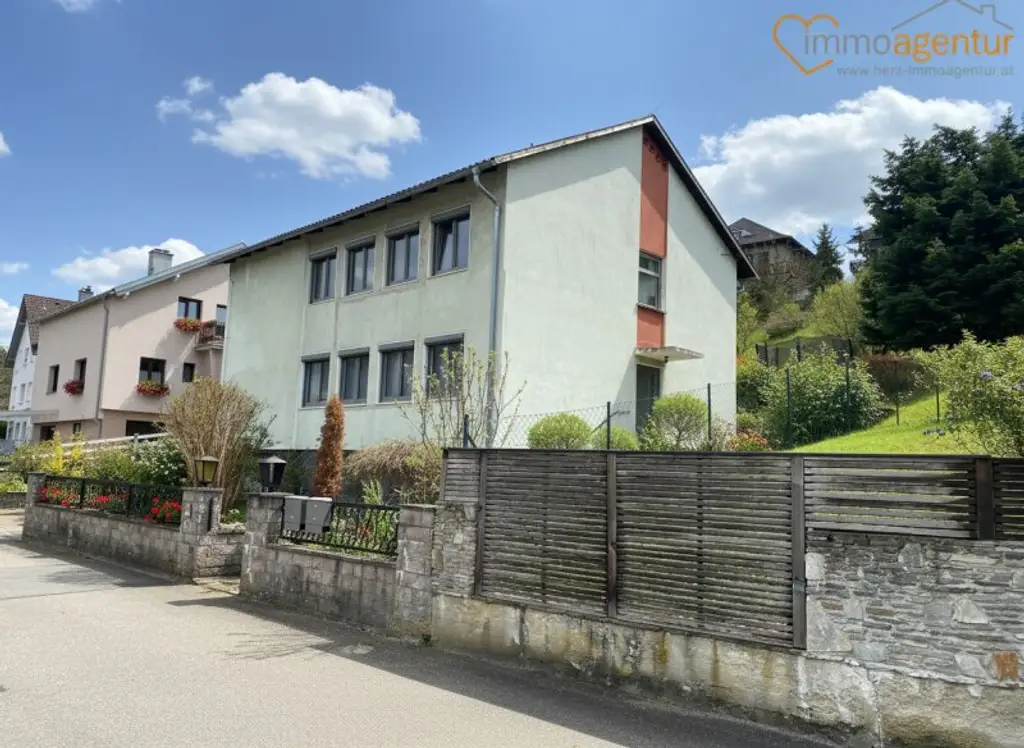 MODERNISIERTES WOHNJUWEL: 2-3 Wohneinheiten in Thalheimer Elite-Lage!