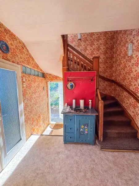 Sanierungsbedürftiges Einfamilienhaus in Pottschach, Nähe Bahnhof: Ihr Sanierungsprojekt mit 556 m2 Garten! 199.000 Euro!