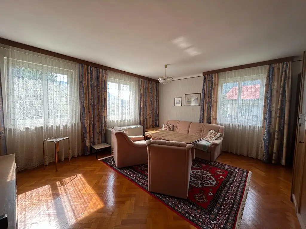 Sehr gepflegte 3-Zimmer Wohnung mit Loggia!