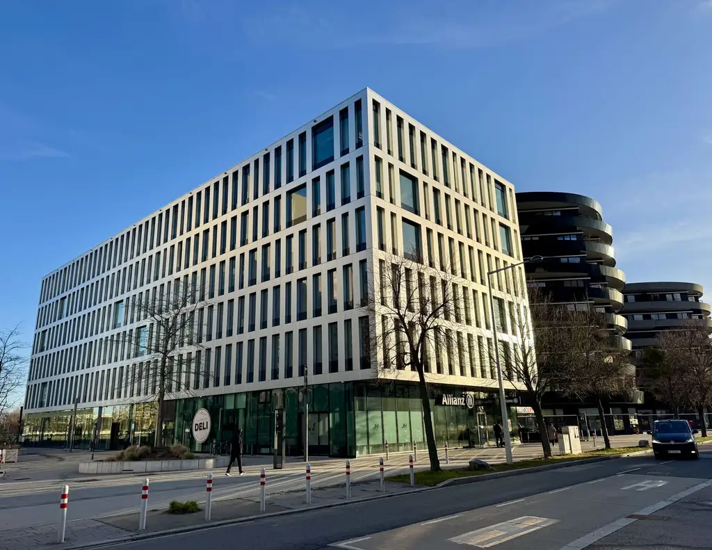 DENK DREI | Büro mit Blick auf die Trabrennbahn