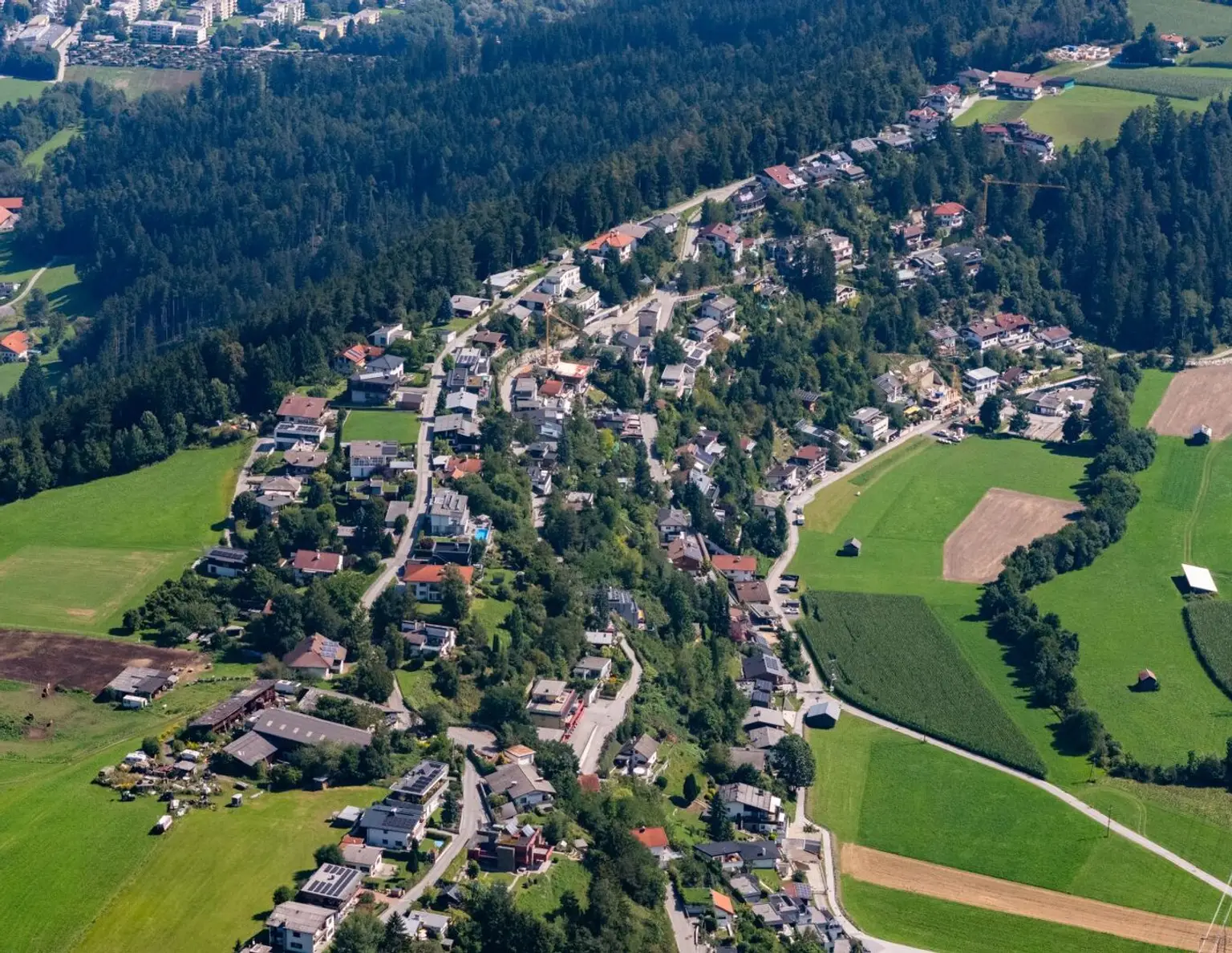 Sonnengrundstück für Doppel- oder Mehrfamilienhaus in Omes