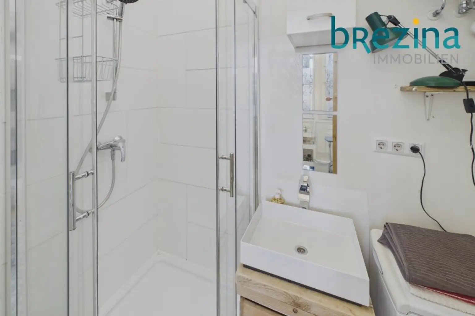 Badezimmer mit Dusche