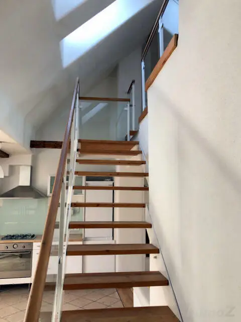 Treppe von der Essküche ins DG