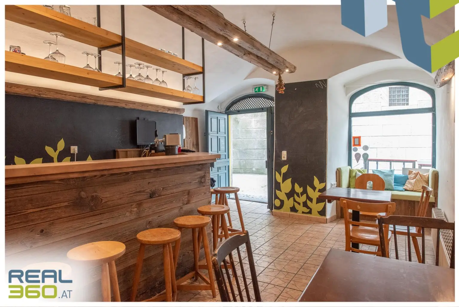 Sehr gut gelegenen Gastronomiefläche mit Gastgarten zum sofortigen Start zu vermieten!