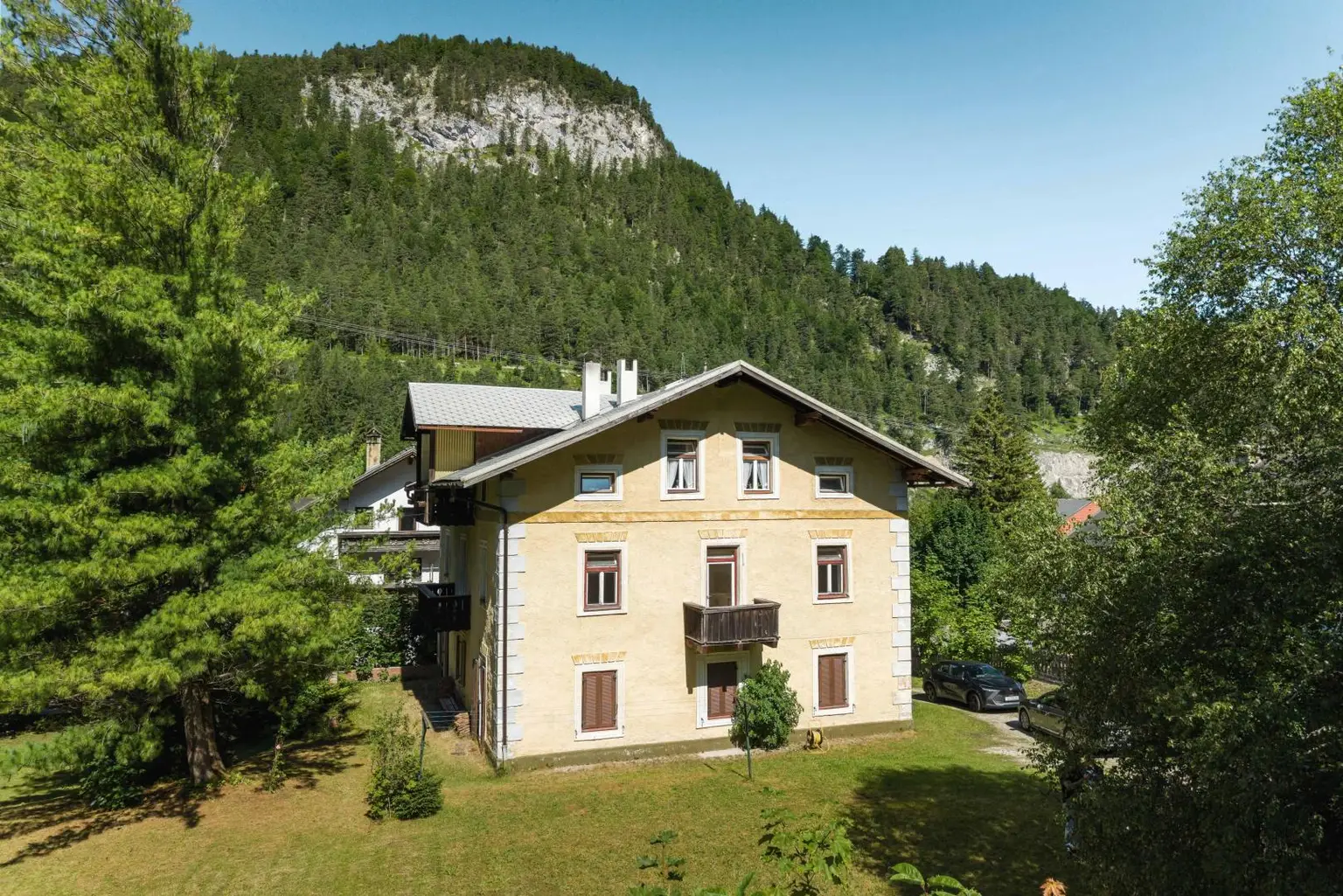 Grundstück mit Altbestand