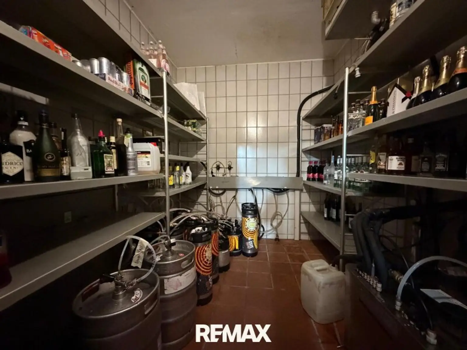 Getränke Lager samt Technik