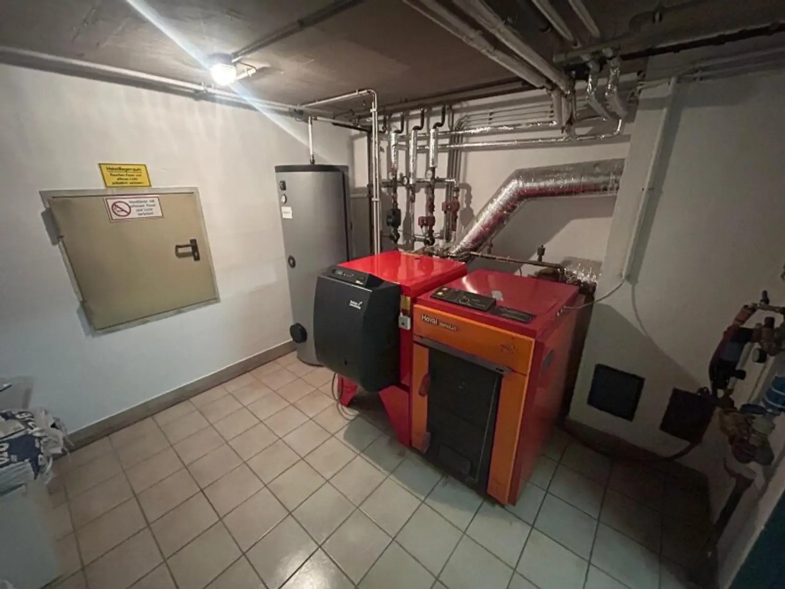Eigennutzen oder Vermieten: Modernisiertes Zweifamilienhaus 195m² mit 6 Zimmern in verkehrsgünstiger Lage zur St Veiter Strasse , in Kärnten  € 419.000